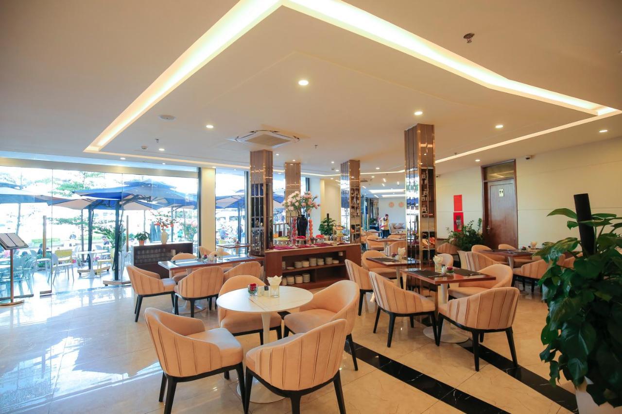 Sandals Flora Отель